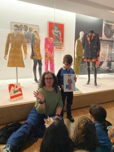 Explorando la historia de la moda en el Museo del Traje